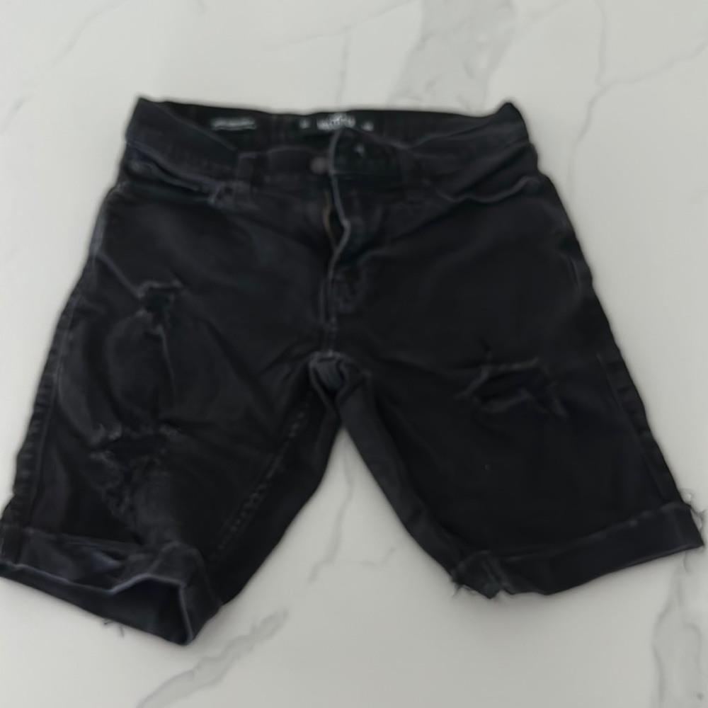 Black Skinny Denim Short 9” Hollister w26